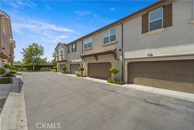 7118 Vernazza, Eastvale CA: https://media.crmls.org/medias/8c73be7c-7ac4-41d3-8255-6563df022993.jpg