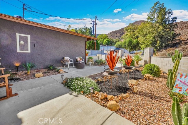 33230 Hollister, Lake Elsinore CA: https://media.crmls.org/medias/8c745e57-1911-42be-b51f-0f8acdcc5c71.jpg