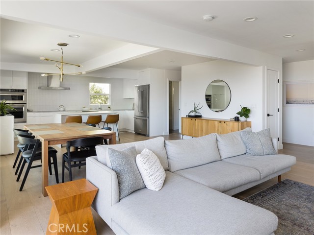 1865 Hillcrest Drive, Hermosa Beach, California 90254, 2 Bedrooms Bedrooms, ,1 BathroomBathrooms,Residential,Sold,Hillcrest Drive,SB22224763