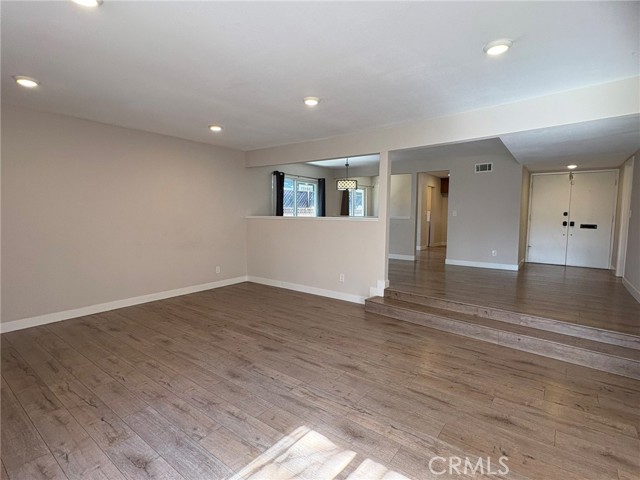 Detail Gallery Image 8 of 41 For 20420 Keswick St, Winnetka,  CA 91306 - 4 Beds | 3 Baths