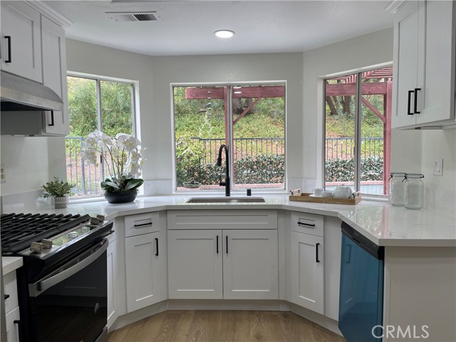 Detail Gallery Image 7 of 41 For 3118 Ashbrook Dr, Chino Hills,  CA 91709 - 3 Beds | 2/1 Baths