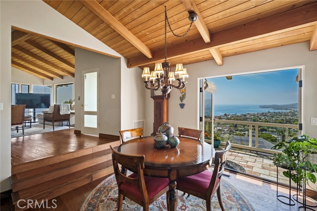 Detail Gallery Image 24 of 56 For 2108 Crestview Dr, Laguna Beach,  CA 92651 - 3 Beds | 2 Baths