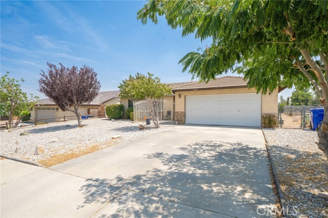 13745 Bel Air Drive, Victorville CA: https://media.crmls.org/medias/8c7779ac-457c-4f32-9e3d-0c013109b9fc.jpg