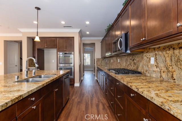 Detail Gallery Image 9 of 28 For 27877 Ladoga, Menifee,  CA 92585 - 5 Beds | 3/1 Baths