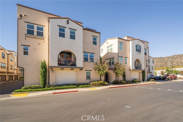 Detail Gallery Image 1 of 34 For 631 W Foothill Bld #24,  Glendora,  CA 91741 - 3 Beds | 2/2 Baths