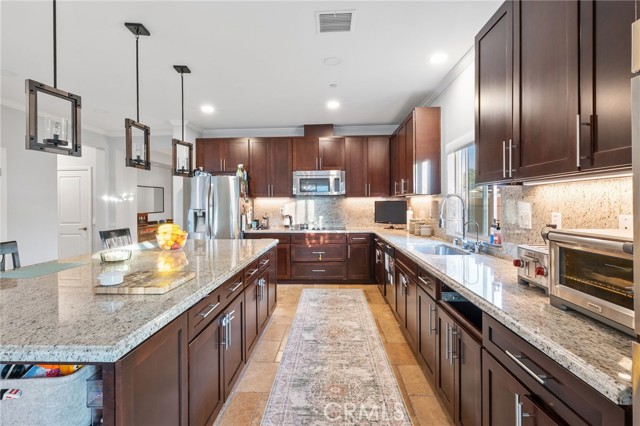 Detail Gallery Image 19 of 75 For 30409 Gulf Stream, Canyon Lake,  CA 92587 - 4 Beds | 3 Baths