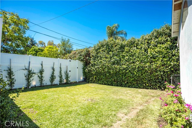 13220 Otsego Street, Sherman Oaks CA: https://media.crmls.org/medias/8c794ae7-a4c8-4f96-aace-757d570f36a8.jpg