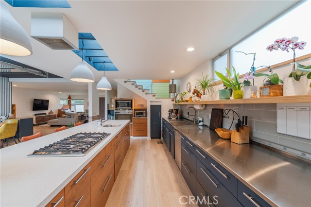 Detail Gallery Image 12 of 49 For 358 Santa Ana, Long Beach,  CA 90803 - 3 Beds | 3 Baths