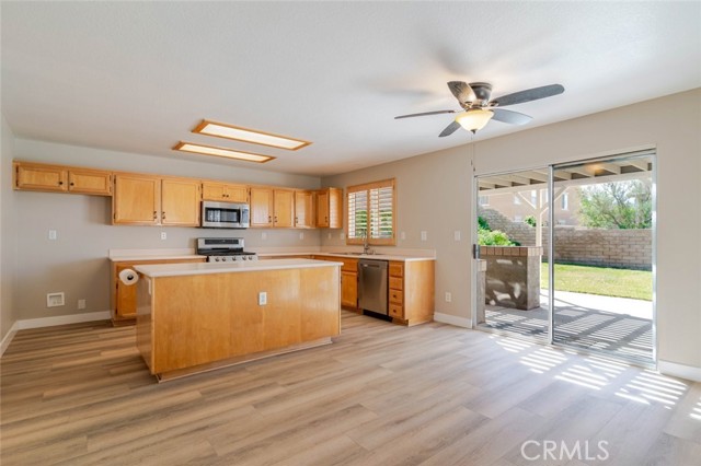 Detail Gallery Image 12 of 50 For 38645 Laurie, Palmdale,  CA 93551 - 4 Beds | 3 Baths