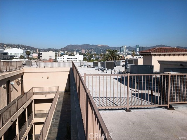 Detail Gallery Image 20 of 23 For 837 N Hudson Ave #305,  Los Angeles,  CA 90038 - 2 Beds | 2 Baths