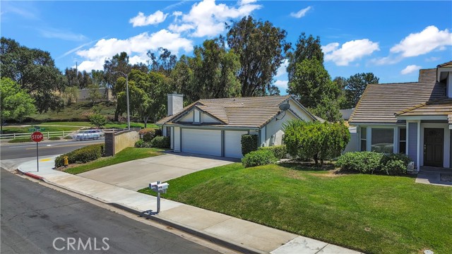 41402 Willow Run Road, Temecula CA: https://media.crmls.org/medias/8c7a82b9-14f7-491c-94bb-5ba87d63a420.jpg