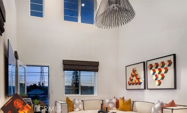 Detail Gallery Image 4 of 7 For 2905 Fisk Ln, Redondo Beach,  CA 90278 - 3 Beds | 2/1 Baths