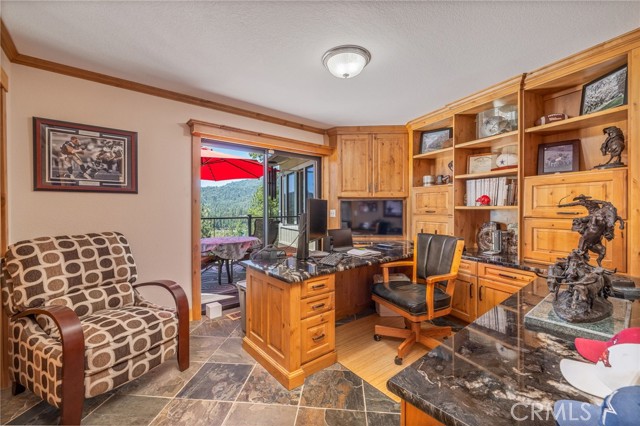 Detail Gallery Image 7 of 69 For 38800 Fawn Point Ln, Bass Lake,  CA 93604 - 5 Beds | 3/1 Baths
