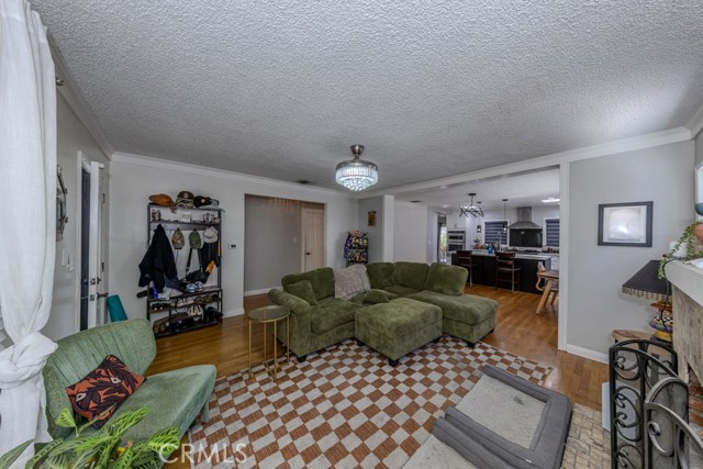 4712 Townsend Avenue, Los Angeles CA: https://media.crmls.org/medias/8c7b4011-dd2d-4865-a2e6-7a8342155fe9.jpg