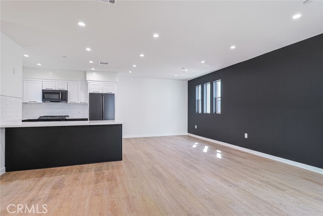 1227 N June Street, Hollywood CA: https://media.crmls.org/medias/8c7bcc54-c0aa-4506-860e-5c4032de3823.jpg