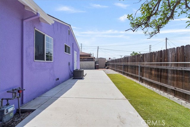 665 Larimore, La Puente CA: https://media.crmls.org/medias/8c7d1051-2d1c-4863-afe9-1c048b14c54c.jpg