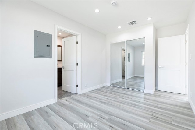 Detail Gallery Image 14 of 28 For 17646 Raymer St, Northridge,  CA 91325 - 3 Beds | 3 Baths