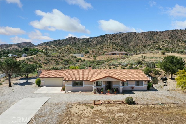 Detail Gallery Image 1 of 43 For 475 Maria Rd, Pinon Hills,  CA 92372 - 3 Beds | 2/1 Baths