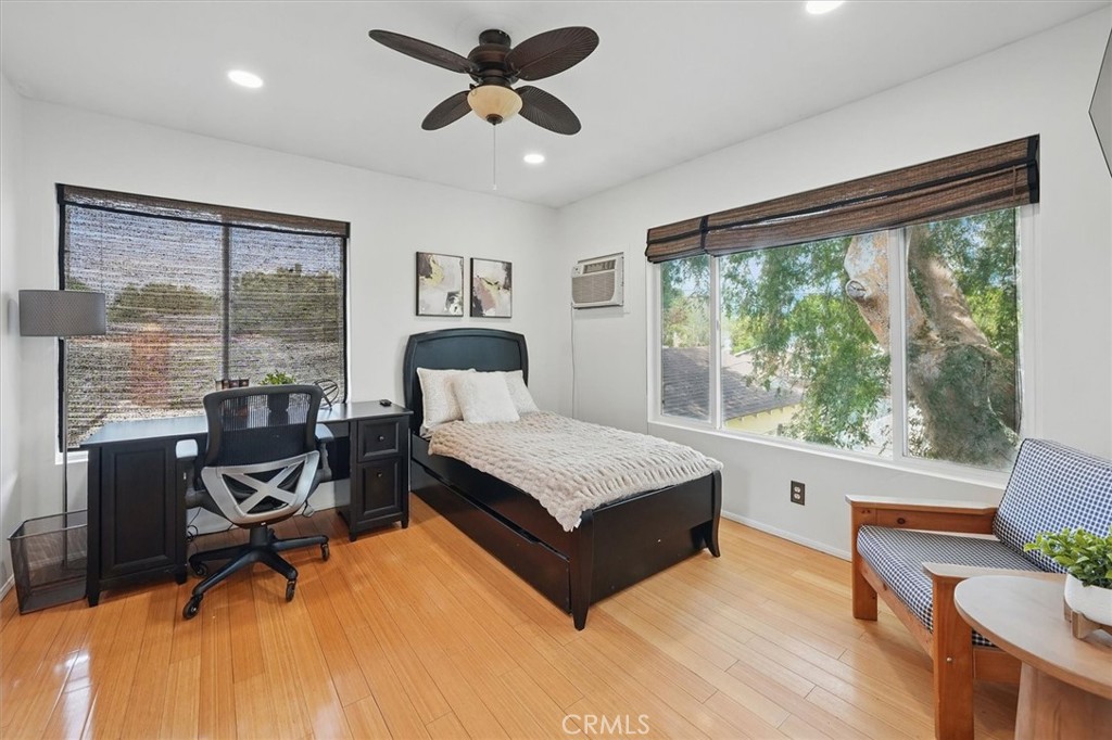 850 N Naomi StreetBurbank img 23
