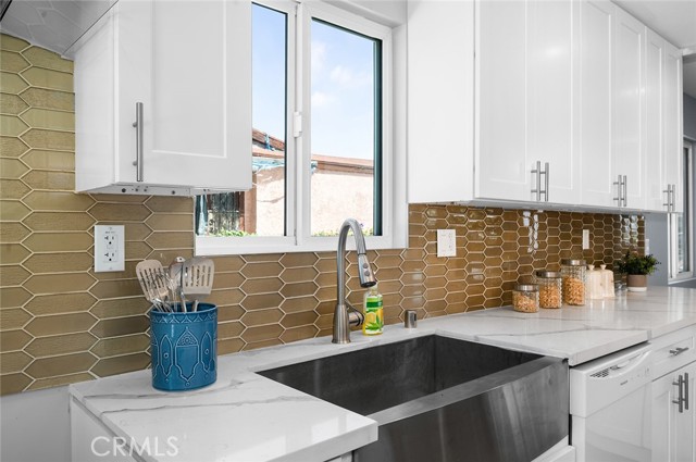 1223 W 90th Street, Los Angeles CA: https://media.crmls.org/medias/8c7e88c5-e68f-441b-9135-faae2e4cb517.jpg