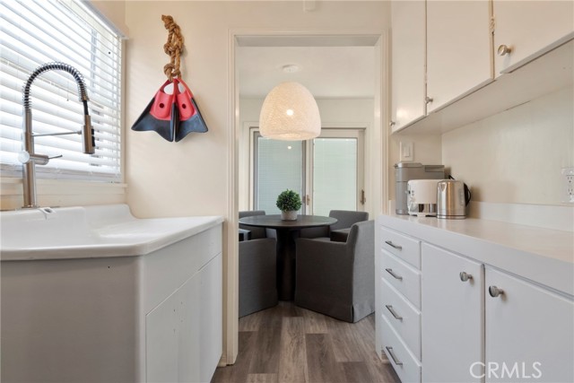 Detail Gallery Image 5 of 20 For 215 29th St #B,  Newport Beach,  CA 92663 - 1 Beds | 1 Baths