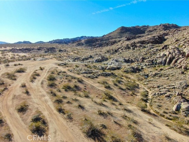 Detail Gallery Image 12 of 13 For 19011 Kensington St, Apple Valley,  CA 92307 - – Beds | – Baths