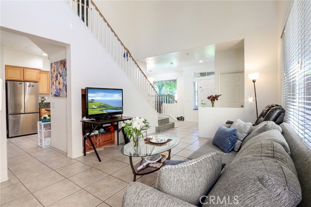Detail Gallery Image 3 of 39 For 3738 Springmount St, Riverside,  CA 92501 - 3 Beds | 2/1 Baths