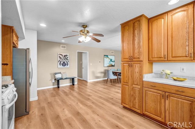 Image 3 of 39 For 10151 Christopher