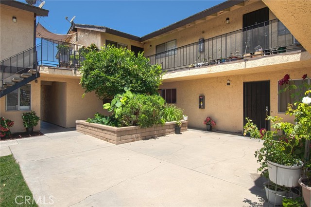 6411 Western Avenue, Buena Park CA: https://media.crmls.org/medias/8c7f60fd-16e9-42cb-bf3a-088b7693c673.jpg