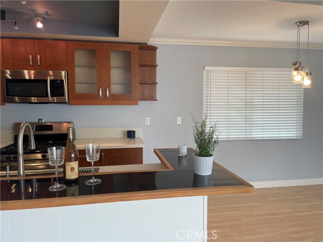514 .5B Marigold Ave, Corona del Mar CA: https://media.crmls.org/medias/8c7fea53-35b7-4033-9f5d-1b8a0d17985d.jpg
