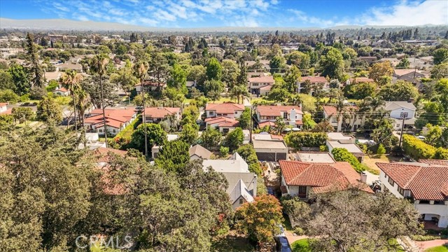 2270 E Orange Grove Boulevard, Pasadena CA: https://media.crmls.org/medias/8c80015c-a45c-40ee-8508-cd390b95e170.jpg