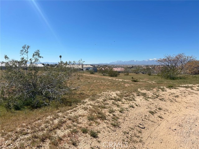 Detail Gallery Image 16 of 19 For 14998 Avon Ct, Victorville,  CA 92394 - – Beds | – Baths