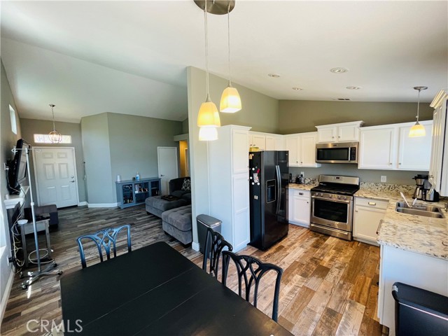 Detail Gallery Image 9 of 38 For 31926 Calle Novelda, Temecula,  CA 92592 - 3 Beds | 2 Baths
