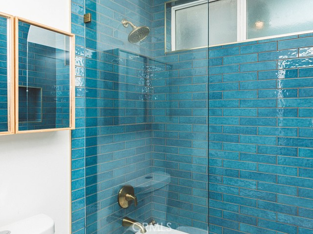 Detail Gallery Image 11 of 17 For 989 La Mirada, Laguna Beach,  CA 92651 - 3 Beds | 2 Baths