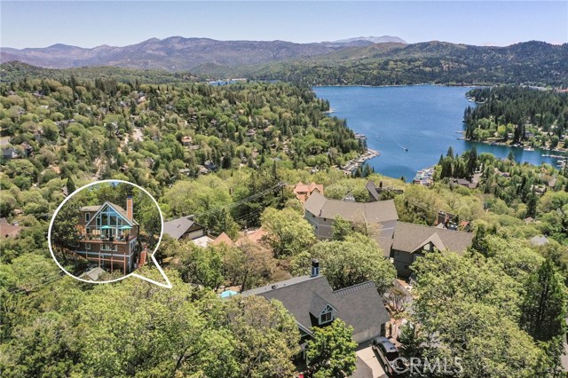 Detail Gallery Image 1 of 1 For 1076 Nadelhorn Dr, Lake Arrowhead,  CA 92352 - 4 Beds | 3 Baths