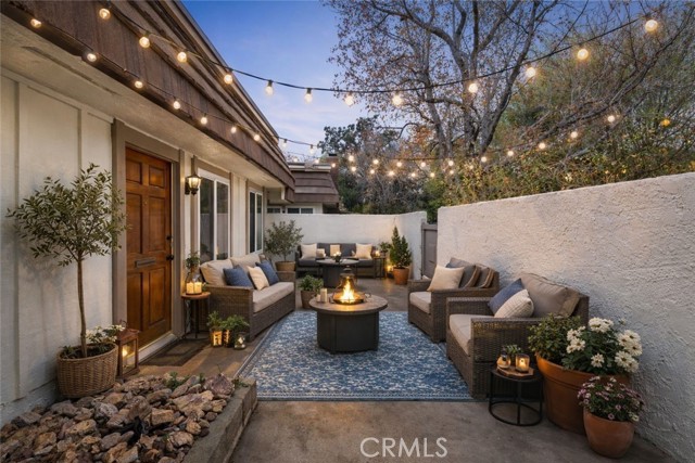 Detail Gallery Image 4 of 33 For 10140 Larwin Ave #3,  Chatsworth,  CA 91311 - 4 Beds | 3 Baths