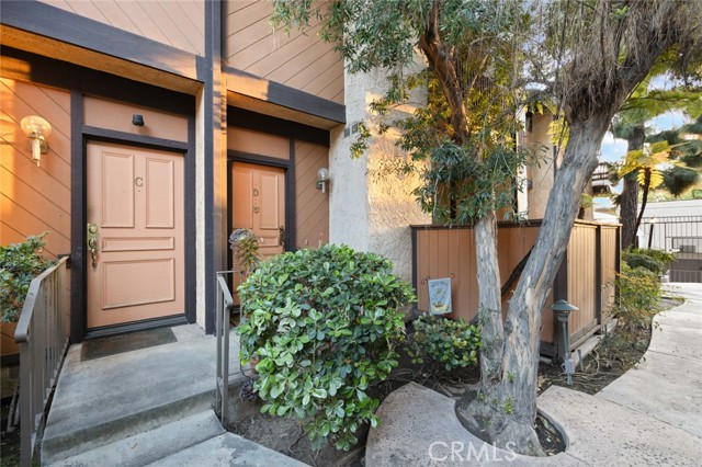 Detail Gallery Image 3 of 42 For 7227 Comstock Ave #D,  Whittier,  CA 90602 - 2 Beds | 2 Baths