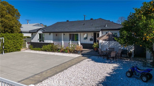 Detail Gallery Image 4 of 61 For 7700 Winnetka, Winnetka,  CA 91306 - 5 Beds | 3 Baths