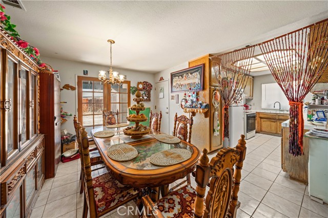 Detail Gallery Image 3 of 18 For 21020 Pippin, California City,  CA 93505 - 3 Beds | 2 Baths