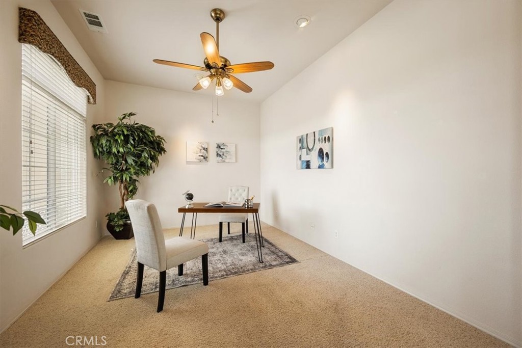 https://media.crmls.org/medias/8c820e53-f483-4231-a5cb-76bbc4ac5d5e.jpg?preset=X-Large