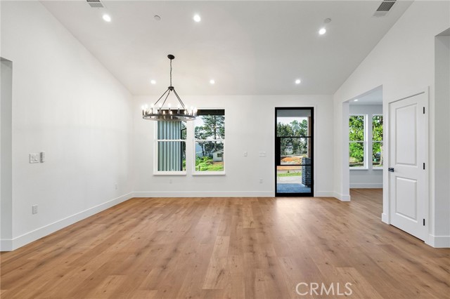 904 Waggoner Road, Paradise CA: https://media.crmls.org/medias/8c8249ee-b6e7-468b-bfdd-f9907f828249.jpg