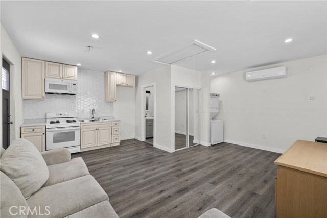 Detail Gallery Image 38 of 41 For 12628 Stagg St, North Hollywood,  CA 91605 - 4 Beds | 2 Baths