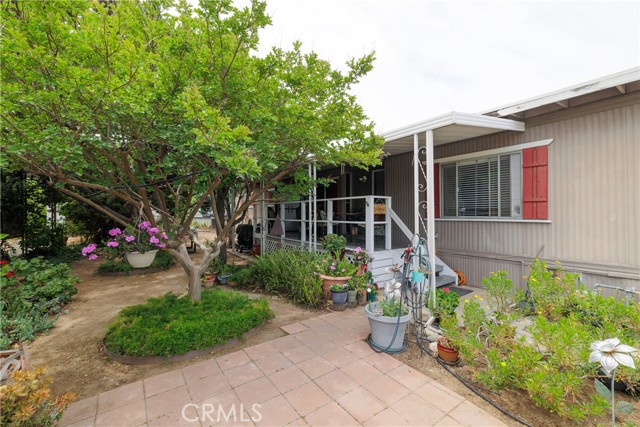 3700 Buchanan, Riverside CA: https://media.crmls.org/medias/8c83d89d-436a-4f2f-a42b-5c6dd9b0dbff.jpg