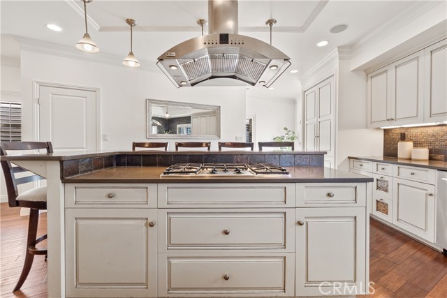 Detail Gallery Image 16 of 74 For 1077 10th St, Hermosa Beach,  CA 90254 - 4 Beds | 3/1 Baths