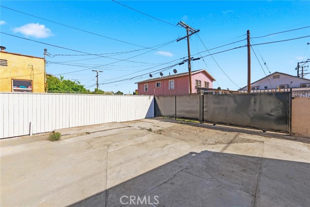 Detail Gallery Image 4 of 33 For 1118 E 77th, Los Angeles,  CA 90001 - 2 Beds | 1 Baths