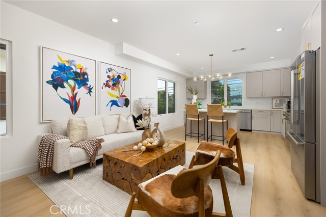 Detail Gallery Image 8 of 30 For 905 Sunset Bld #B,  Arcadia,  CA 91007 - 4 Beds | 3 Baths