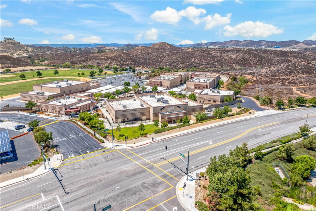 https://media.crmls.org/medias/8c84d160-c367-4e43-a522-544ed743d4e7.jpg?preset=X-Large