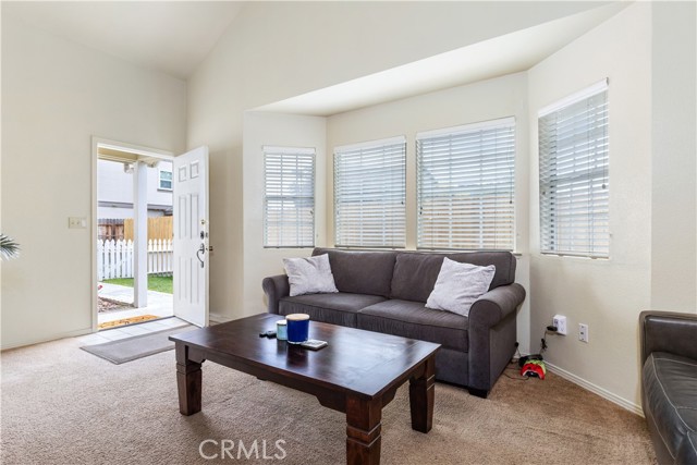41 Thomas Court, Templeton CA: https://media.crmls.org/medias/8c84daf7-cf08-4dc4-aa31-2d3cbd5f39cf.jpg