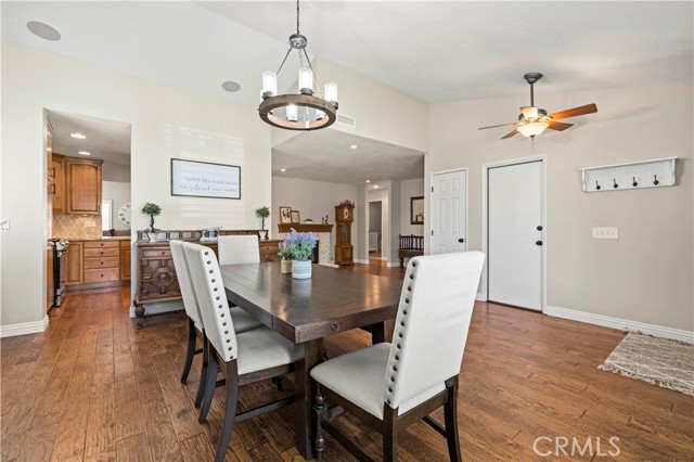 28631 Winterdale Drive, Canyon Country CA: https://media.crmls.org/medias/8c85ea5a-7681-4845-be66-862dd7825c32.jpg