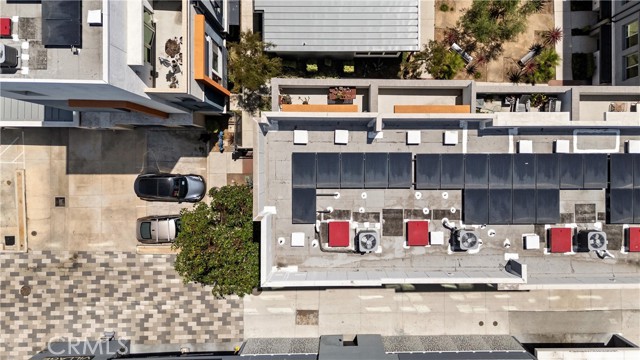 206 Alamo Court, Long Beach CA: https://media.crmls.org/medias/8c862caf-d5ea-4e07-9efa-433a2663c1a0.jpg